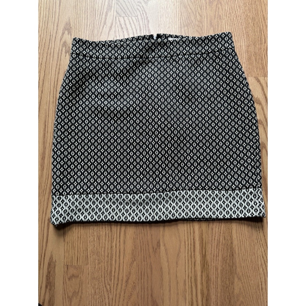 LOFT Ann Taylor Black White Diamond Geometric Knit Mini Skirt Sz 8 Career Casual